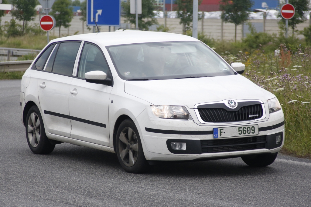 Erwischt: Erlkönig Škoda Rapid Spaceback – Kombi kommt noch 2013!