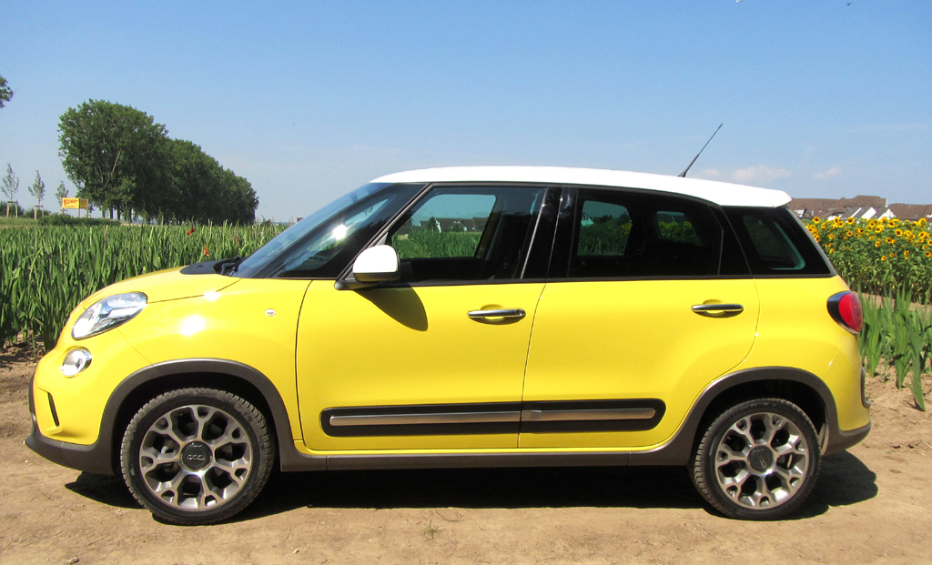 Fiat 500L Trekking: Und so sieht der kompakte Fünftürer von der Seite aus.