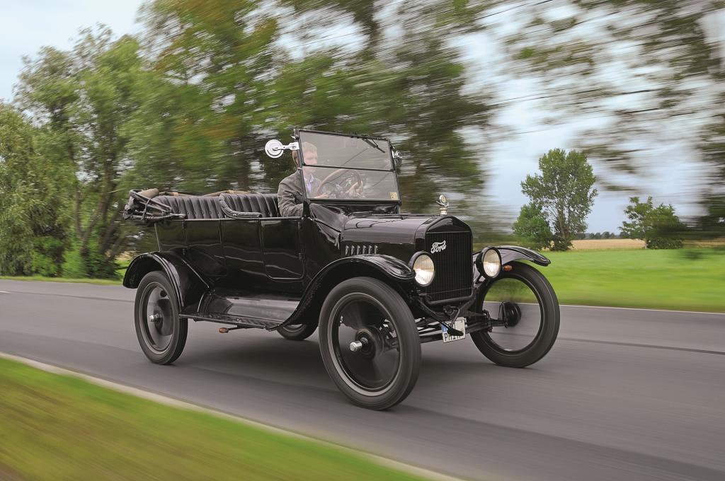 Fords Tin Lizzie gab es ab 1913 zunächst offiziell nur in schwarz