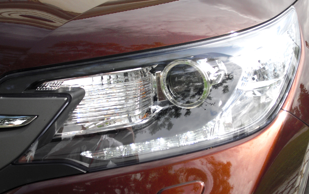 Honda CR-V: Moderne Leuchteinheit vorn. 