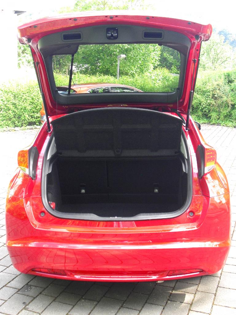 Honda Civic: Ins Gepäckabteil passen 467 bis 1342 Liter hinein. 