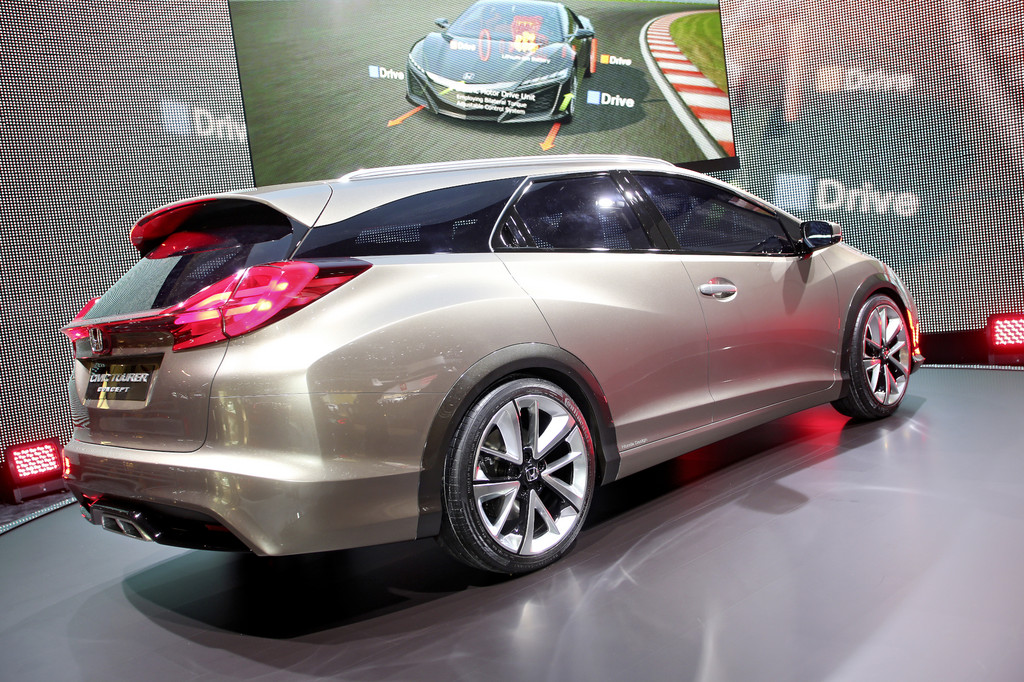 IAA 2013: Honda Civic Tourer mit adaptivem Fahrwerk
