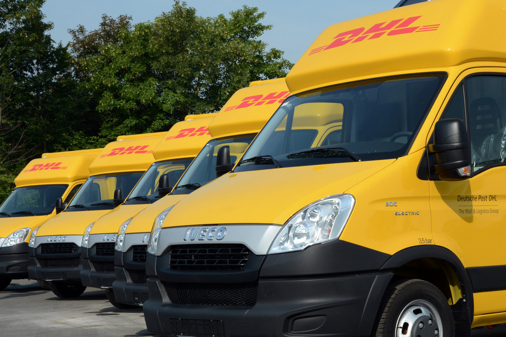Iveco liefert 28 Daily Electric an DHL