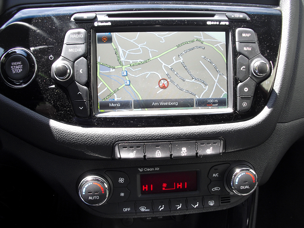 Kia Pro Cee'd: Blick auf den mittleren Armaturenträger. 