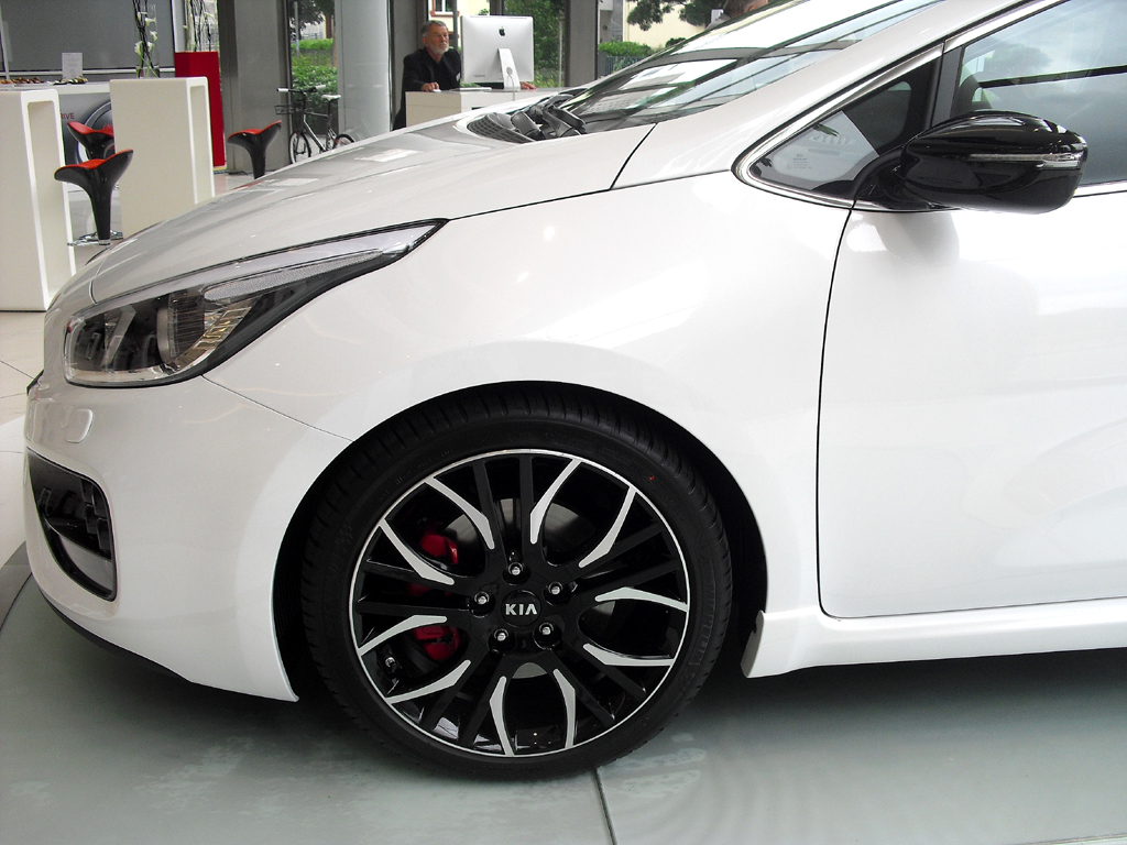 Kia Pro Cee'd GT: Bei den Rädern handelt es sich um 18-Zöller mit 225er-Reifen. 