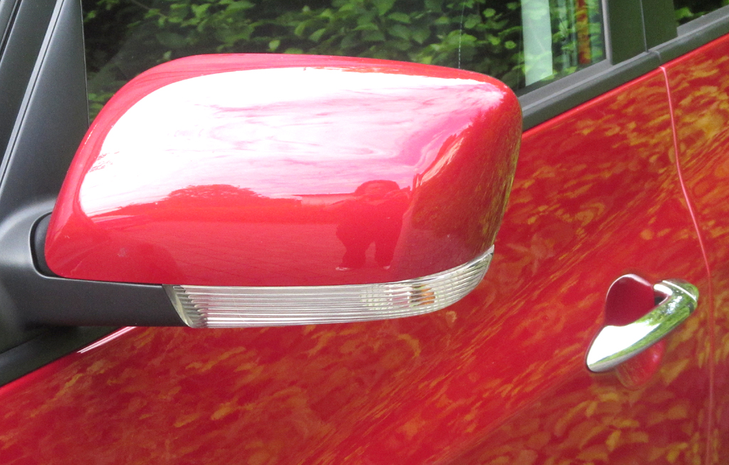 Kia Venga: In die Außenspiegel sind Blinkleisten integriert. 