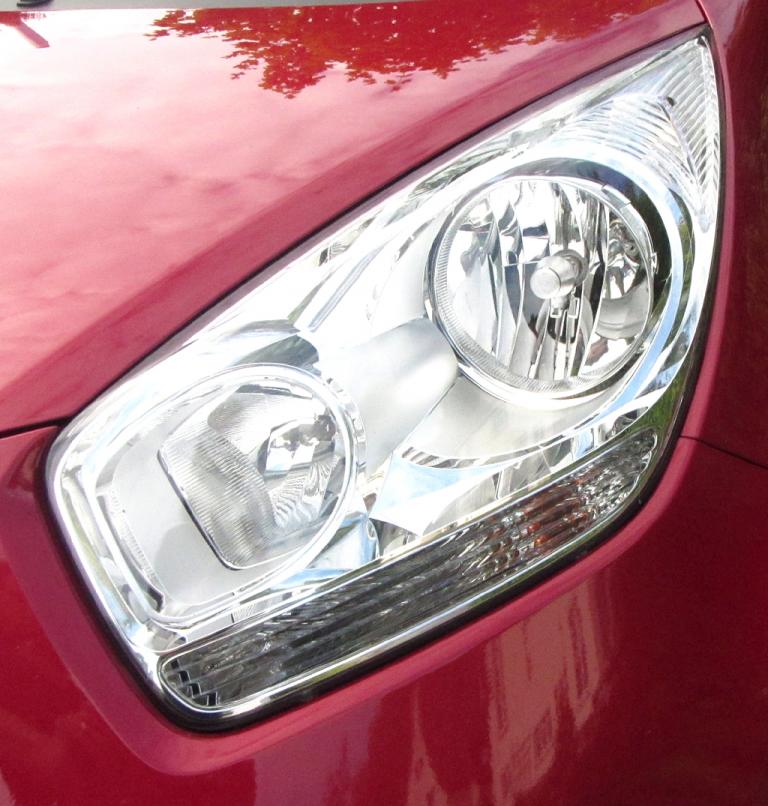 Kia Venga: Moderne Leuchteinheit vorn. 