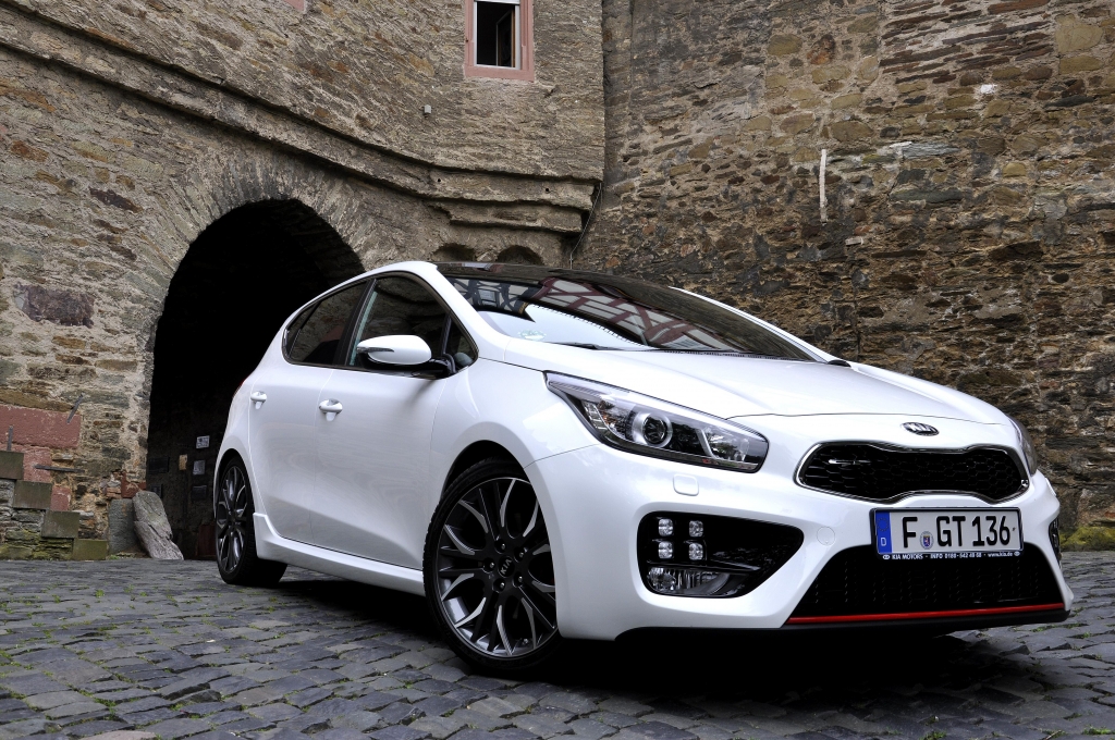 Kia cee'd GT: Eine Menge Racer fürs Geld
