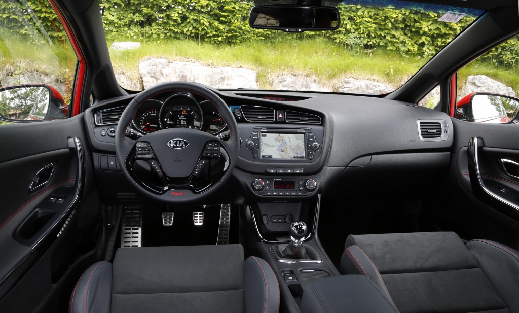 Kia cee'd GT: Eine Menge Racer fürs Geld