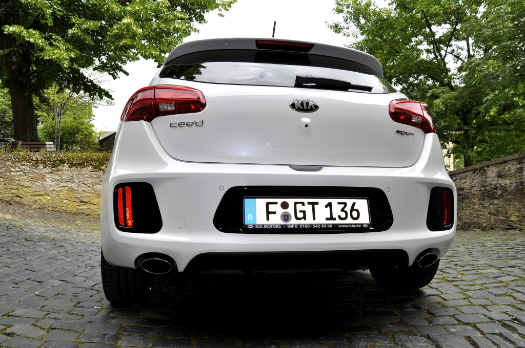 Kia cee'd GT: Eine Menge Racer fürs Geld