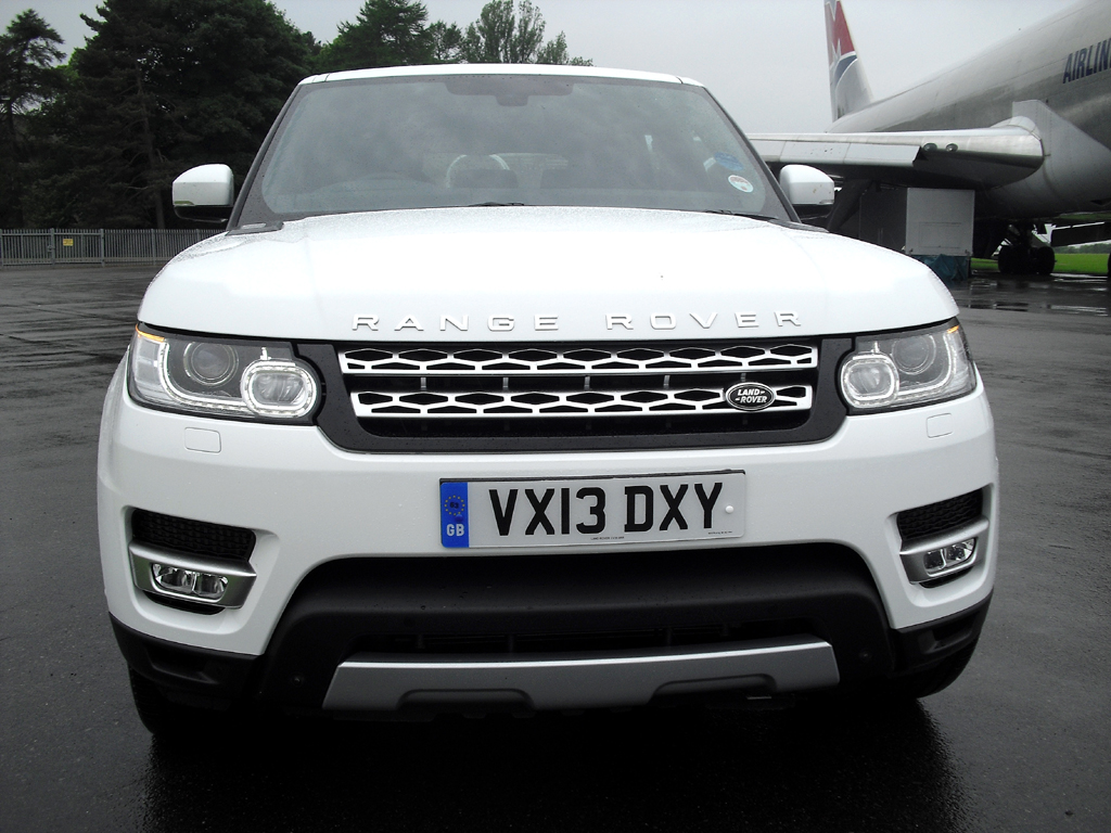 Land Rover Range Rover Sport: Blick auf die Frontpartie. 