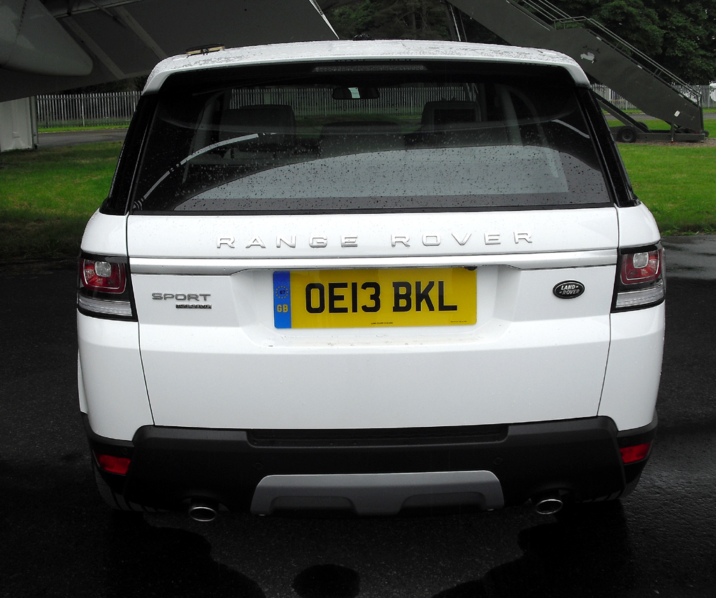 Land Rover Range Rover Sport: Blick auf die Heckpartie. 