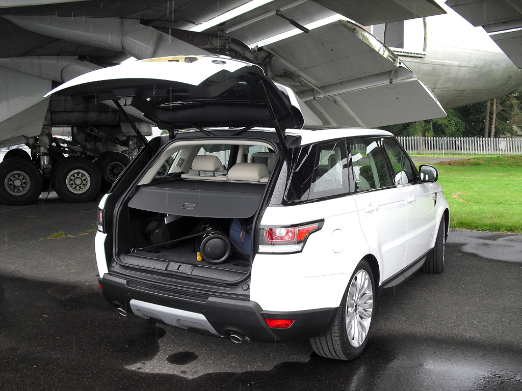 Land Rover Range Rover Sport: Das Gepäckabteil fasst bis zu 1761 Liter. 