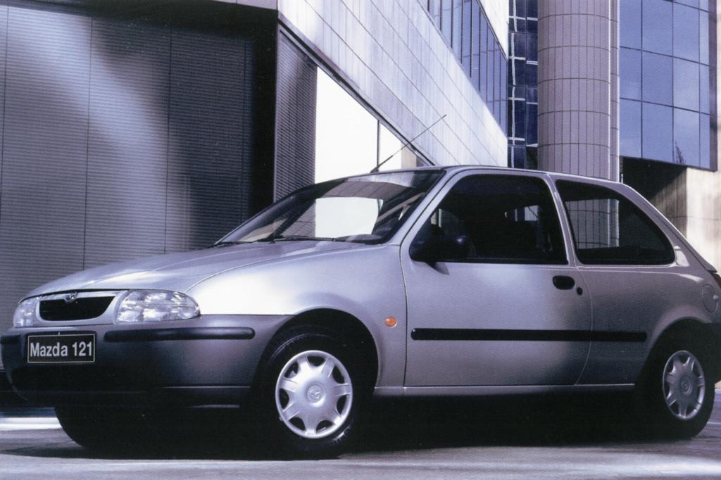 Mazda 121 ab 1997 Schwestermodell des Ford Fiesta