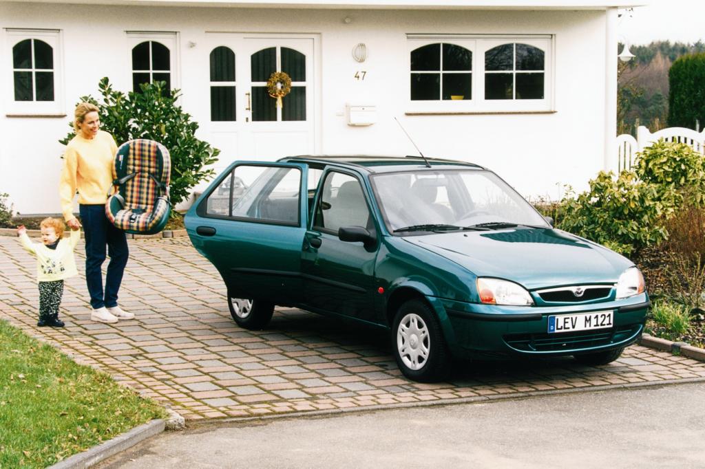 Mazda 121 ab 1999 Schwestermodell des Ford Fiesta