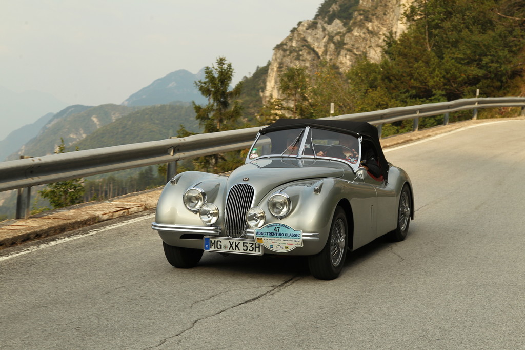 Mit dem Oldtimer durch die Dolomiten wandern