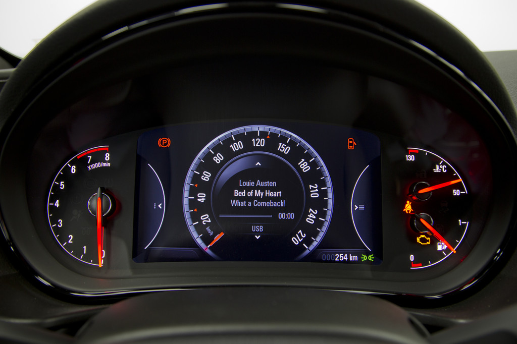 Neuer Opel Insignia liest auch Fingerzeichen