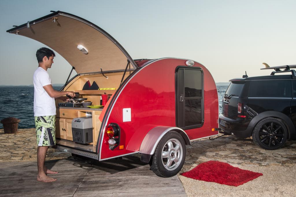 Noch mehr Mini-Camping: Mit einem knapp 300 Kilo schweren, winzigen Wohnwagen wie dem von Hersteller Camp-Runner Europe