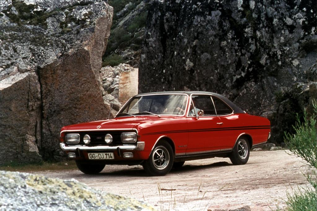 Opel Monza-Concept:Coupé-Tradition für den Weg in die Zukunft