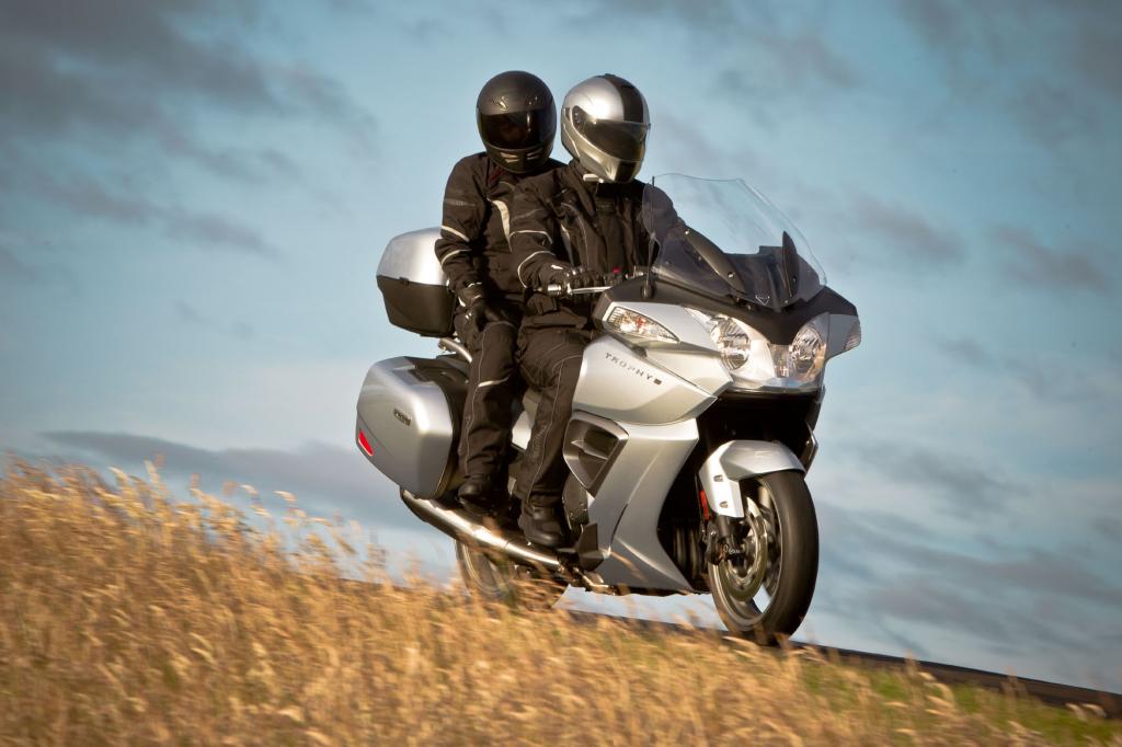 Reisebikes von BMW, Triumph und Kawasaki - Vier für die große Tour