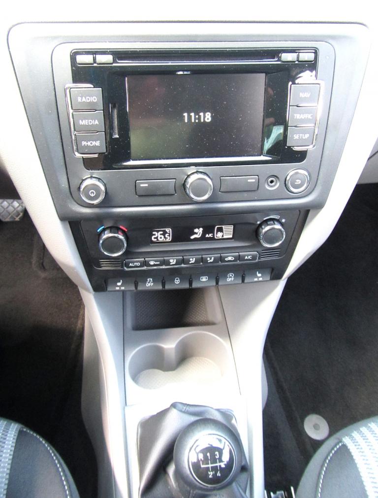 Seat Toledo: Blick auf den mittleren Armaturenträger. 