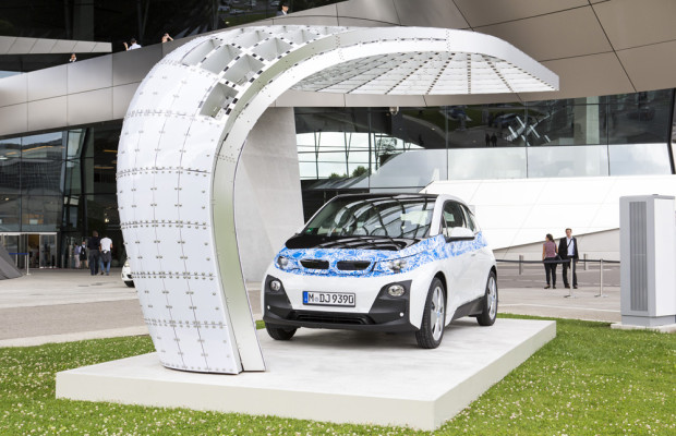Solarladestation vor BMW Welt in Betrieb genommen