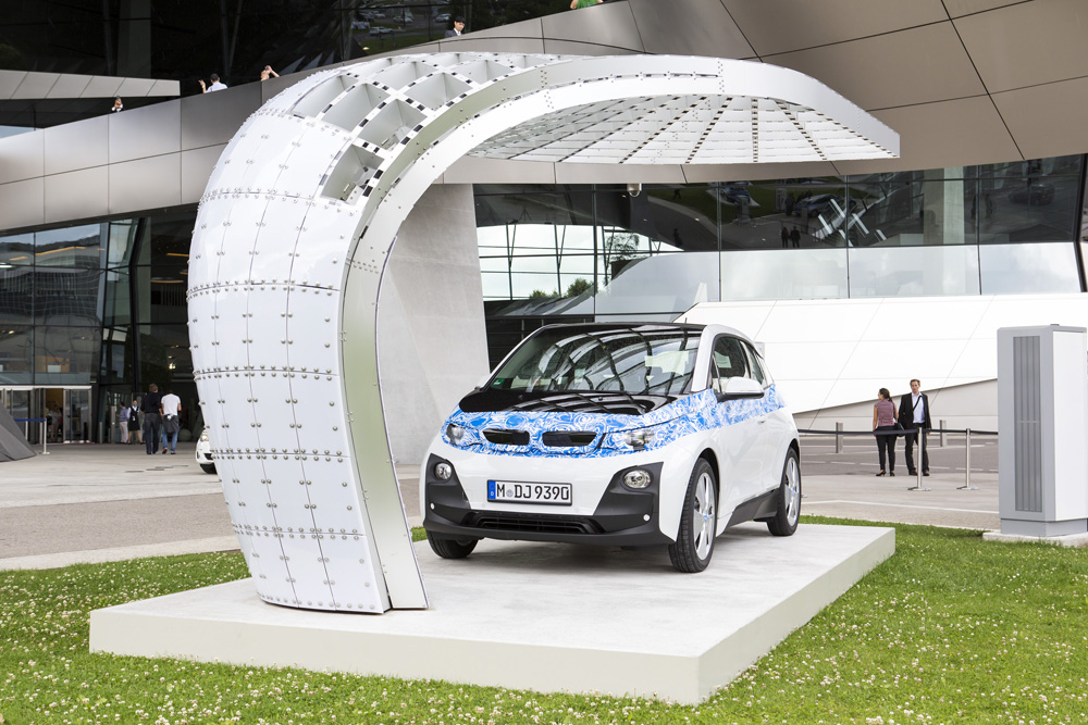 Solarladestation vor BMW Welt in Betrieb genommen