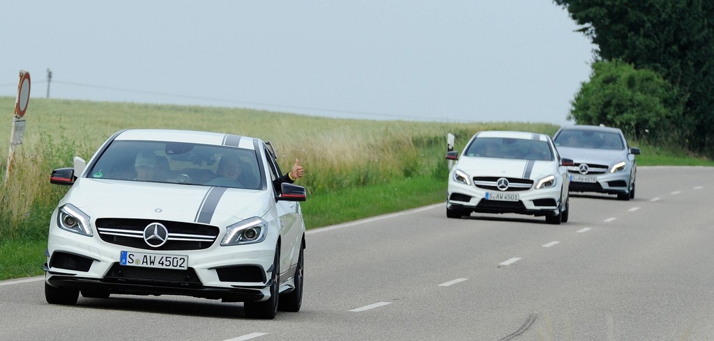 Tennisstars fahren Mercedes-Benz A45 AMG
