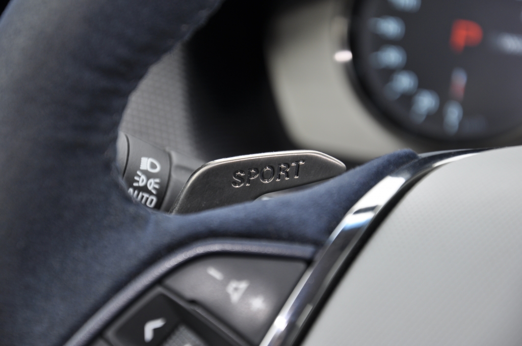 Test Fisker Karam – Mit dem Strom schwimmen