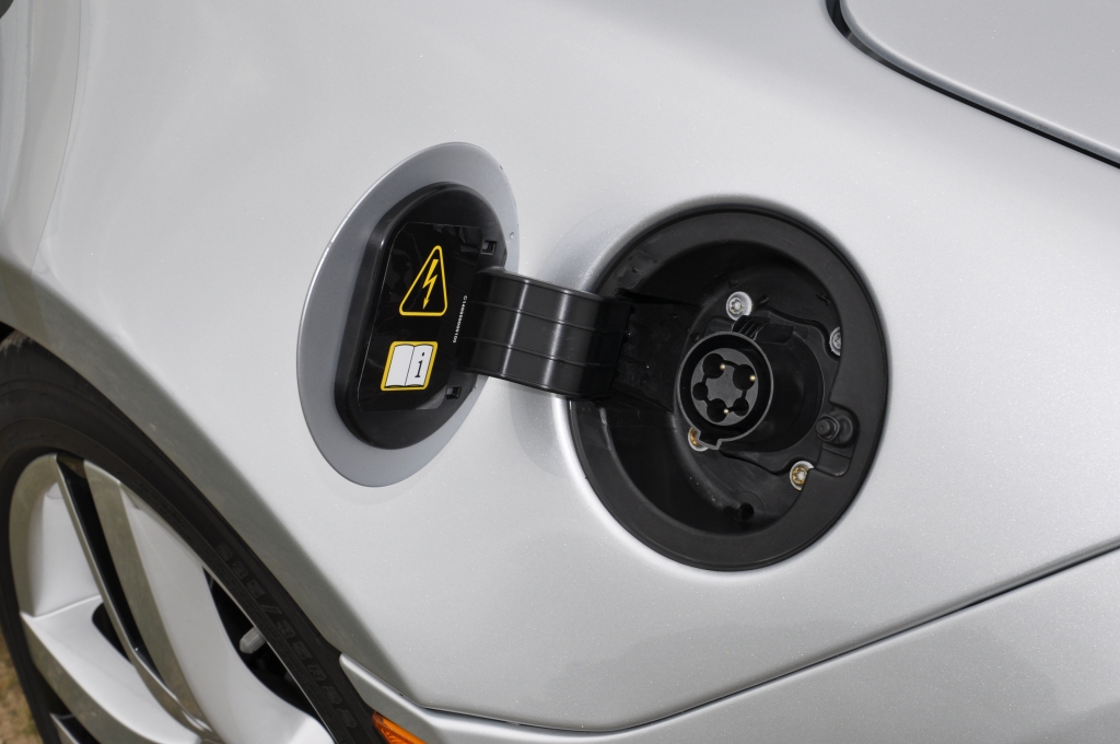 Test Fisker Karam – Mit dem Strom schwimmen