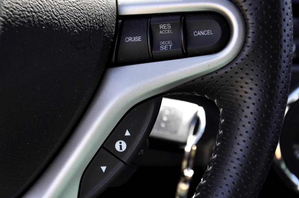 Test Honda Insight 1.3i-DSI VTEC IMA Exclusive: Von Lieblingsstrecken und Mini-Steuer