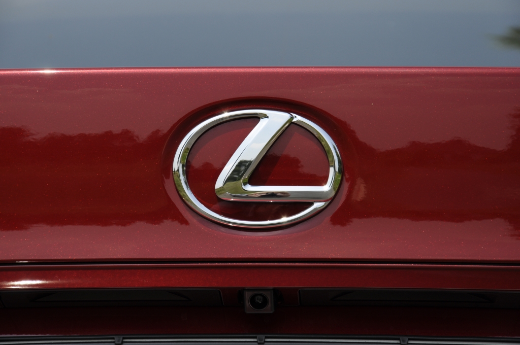 Test Lexus IS – Schöner fremder Mann ...