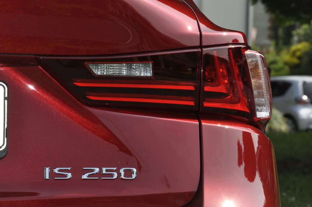 Test Lexus IS – Schöner fremder Mann ...