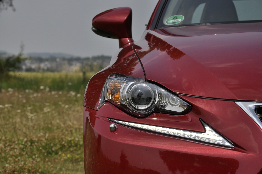 Test Lexus IS – Schöner fremder Mann ...