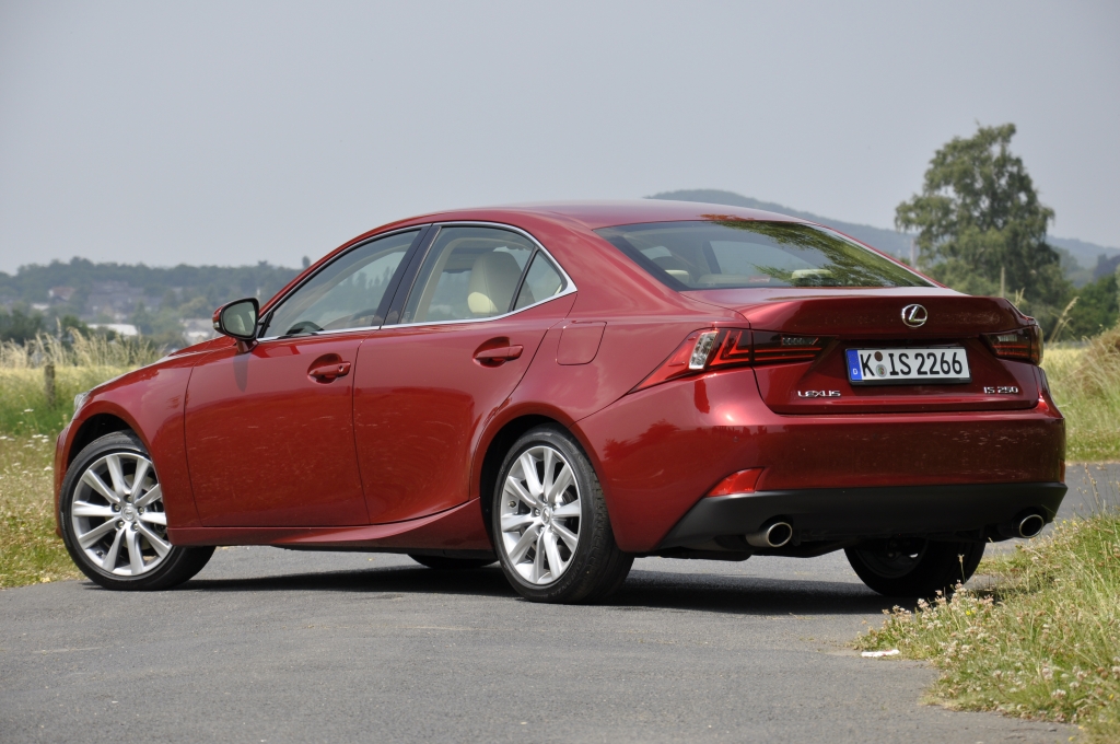 Test Lexus IS – Schöner fremder Mann ...