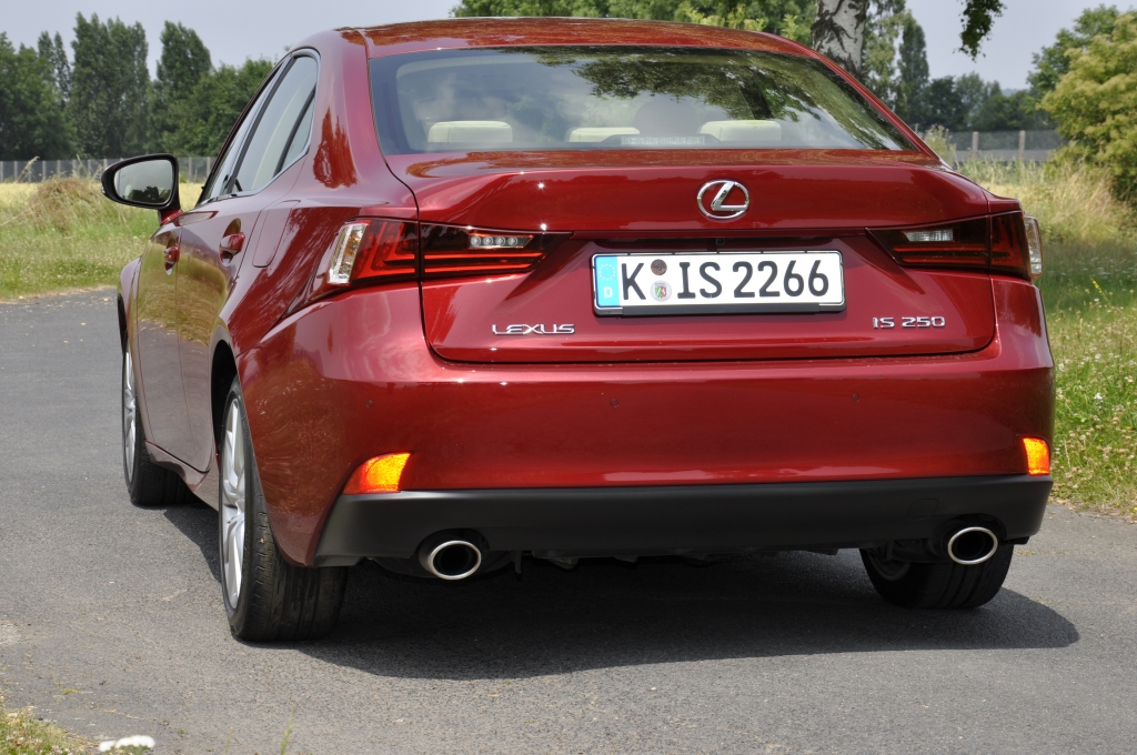 Test Lexus IS – Schöner fremder Mann ...