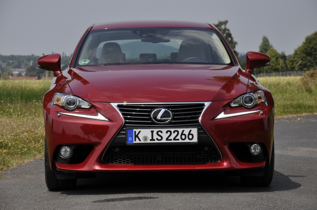 Test Lexus IS – Schöner fremder Mann ...