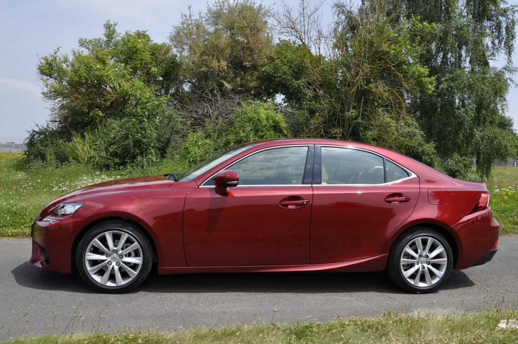 Test Lexus IS – Schöner fremder Mann ...