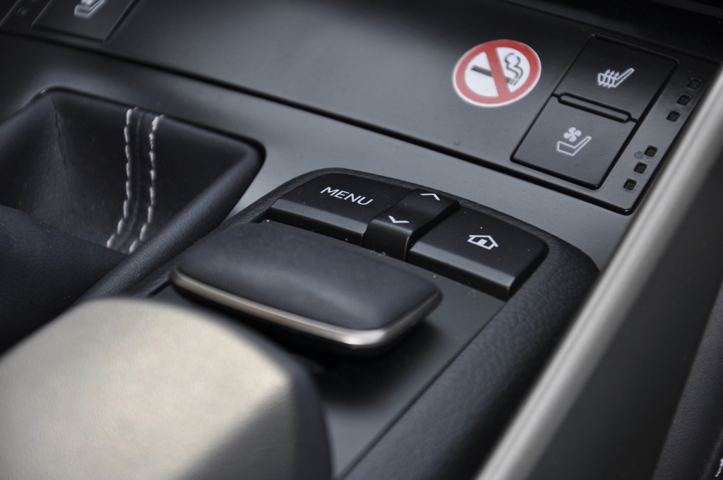 Test Lexus IS – Schöner fremder Mann ...