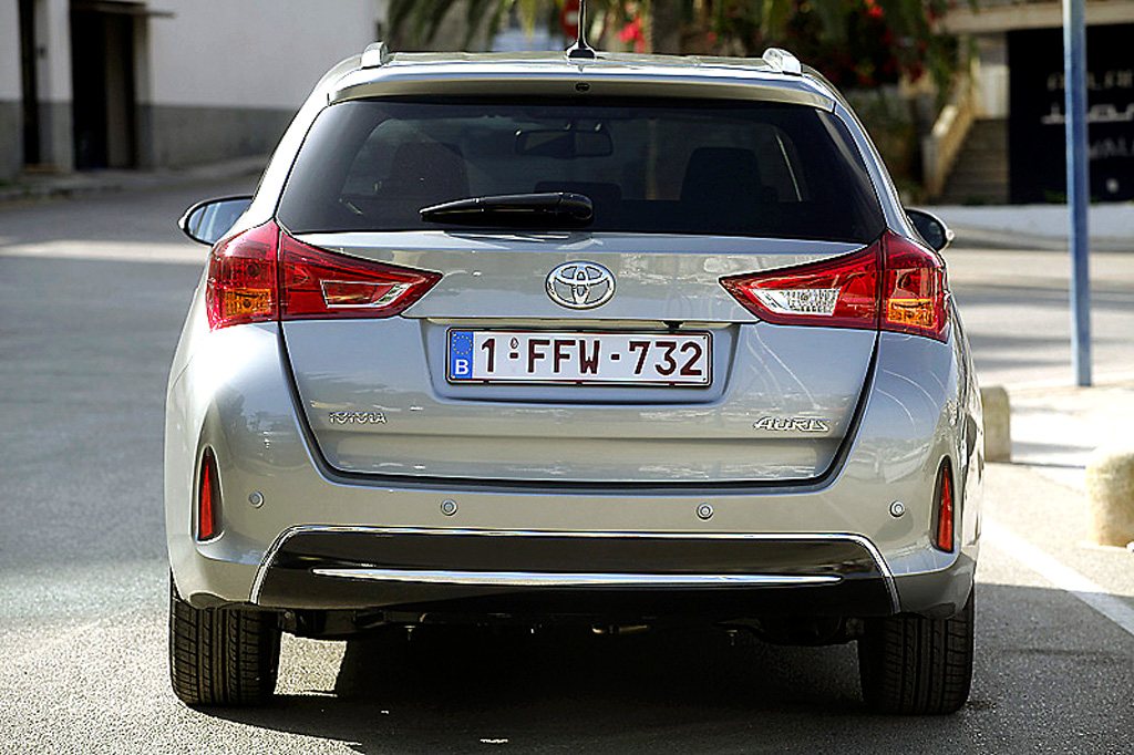 Toyota Auris Touring Sports: Blick auf die Heckpartie. 