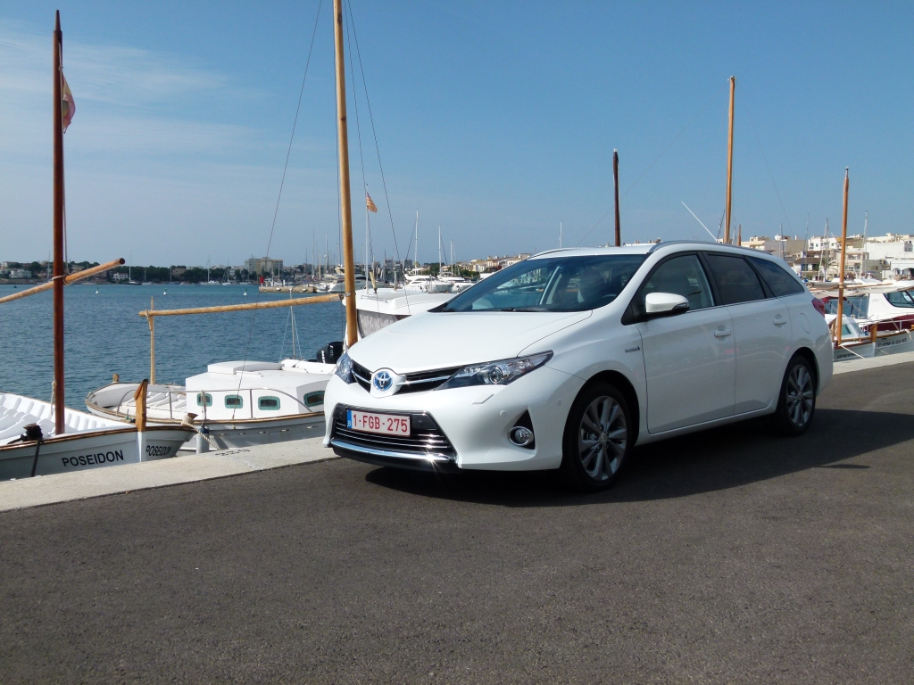 Toyota Auris Touring Sports Hybrid - Kompakter Kombi, der elektrisiert  