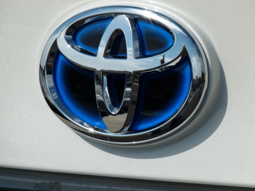 Toyota Auris Touring Sports Hybrid - Kompakter Kombi der elektrisiert  