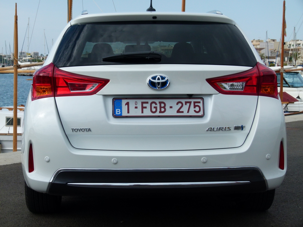 Toyota Auris Touring Sports Hybrid - Kompakter Kombi der elektrisiert  