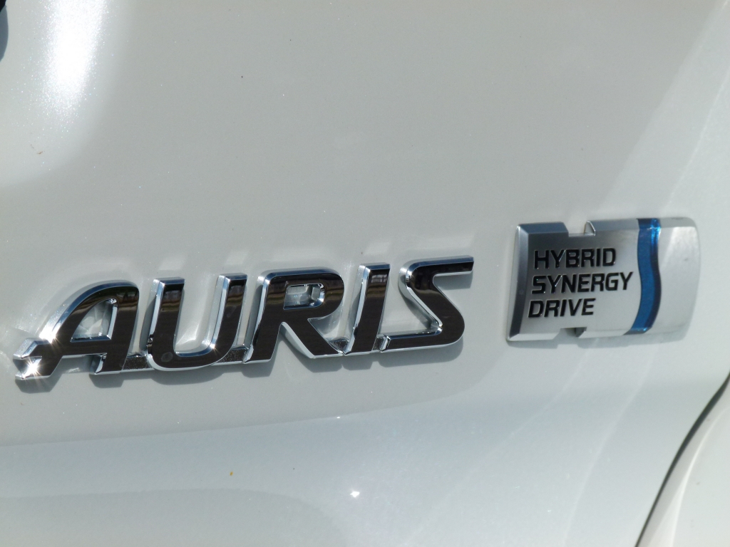 Toyota Auris Touring Sports Hybrid - Kompakter Kombi der elektrisiert  