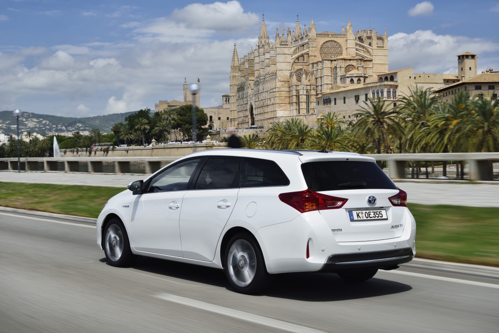 Toyota Auris Touring Sports Hybrid - Kompakter Kombi der elektrisiert  
