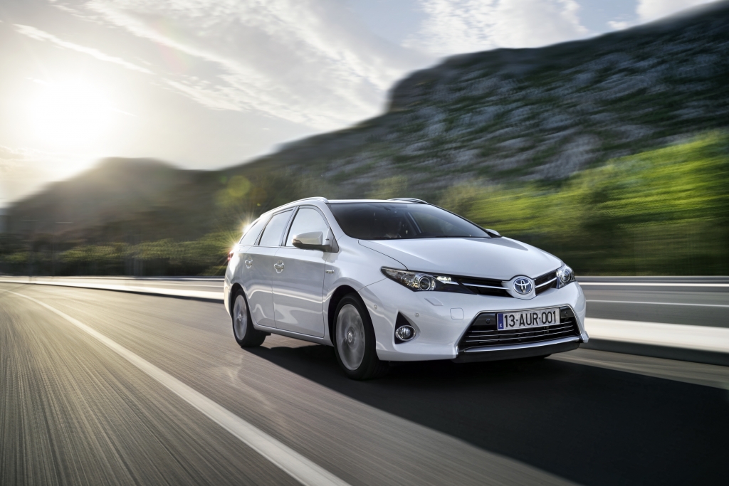 Toyota Auris Touring Sports – Kompakter Kombi auch als Hybrid