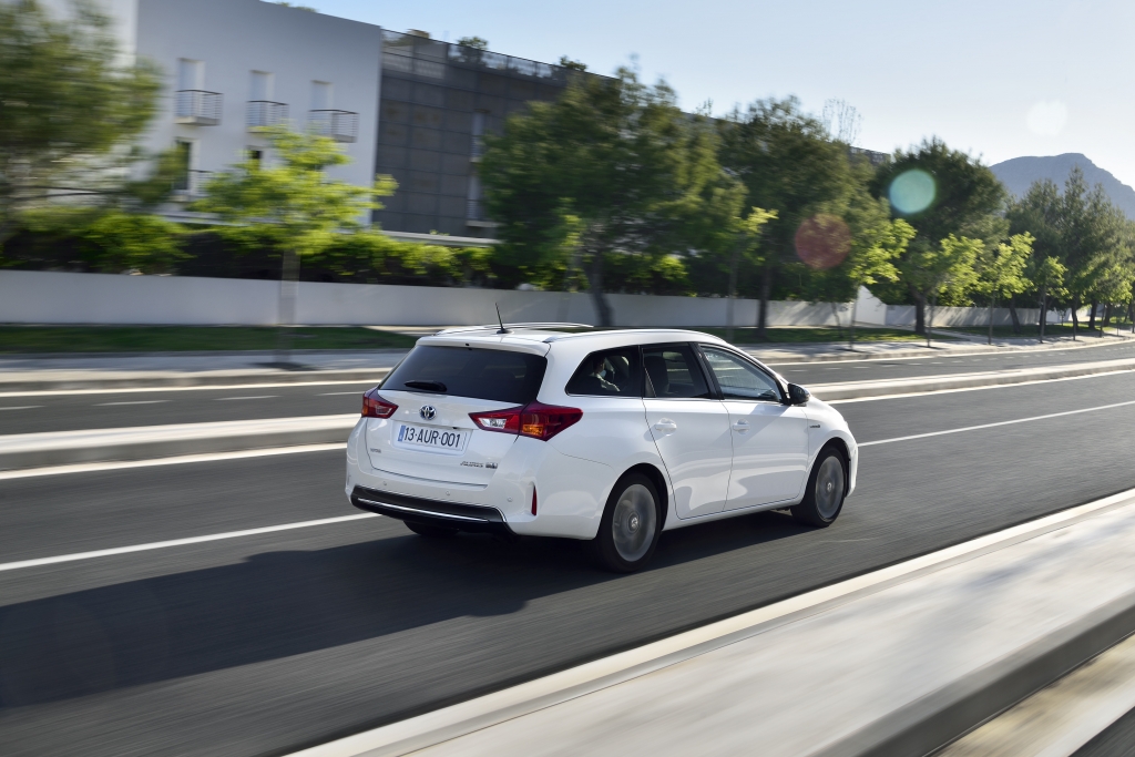 Toyota Auris Touring Sports – Kompakter Kombi auch als Hybrid