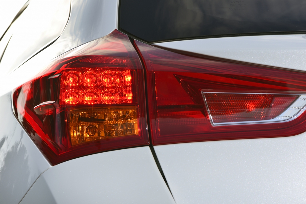 Toyota Auris Touring Sports – Kompakter Kombi auch als Hybrid