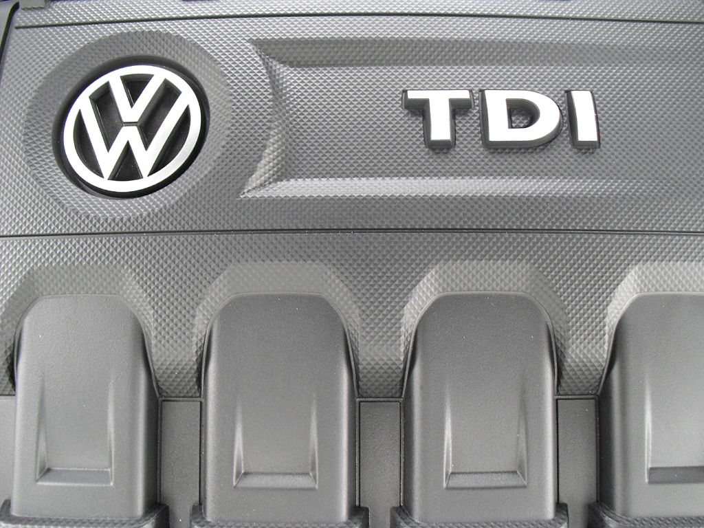 VW Golf Bluemotion: Blick unter die Haube auf den 1,6-Liter-Turbodiesel mit 81/110 kW/PS 