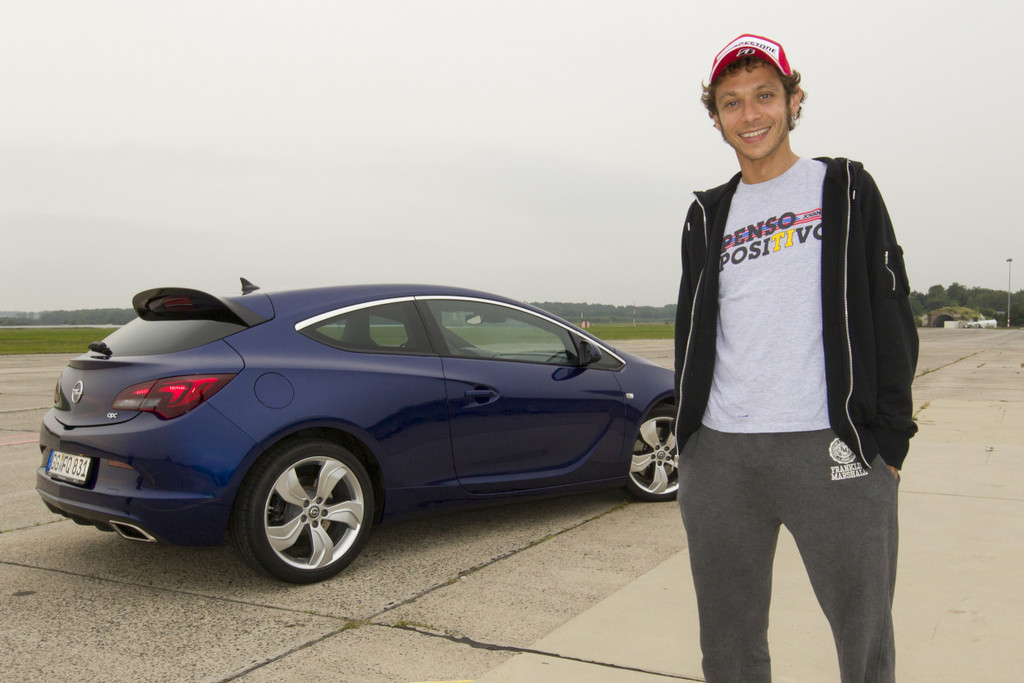 Valentino Rossi fährt Opel Astra OPC